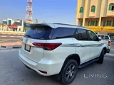 تويوتا فورتنر 2021 SUV للإيجار - أبيض، 7 مقاعد